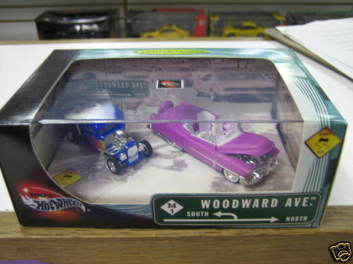 64 100% Hot Wheels Woodward Ave, Cdillac & Model T Pick Up 