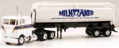 Herpa Promotex Trucks n Stuff Milk Maker 18 wheeler  