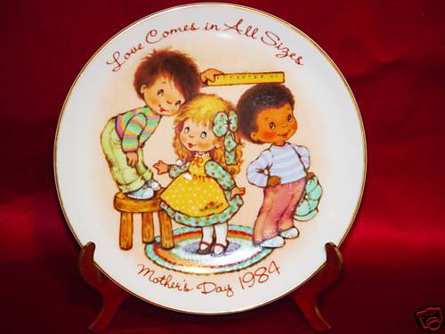 Avon  Love Comes in All Sizes 1984 Mother`s Day Plate  
