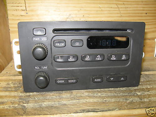 00 04 Chevy Impala Cavalier Radio Cd Player 21000910  