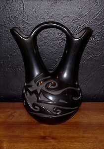 TERESITA NARANJO SANTA CLARA BLACK CARVED WEDDING VASE  